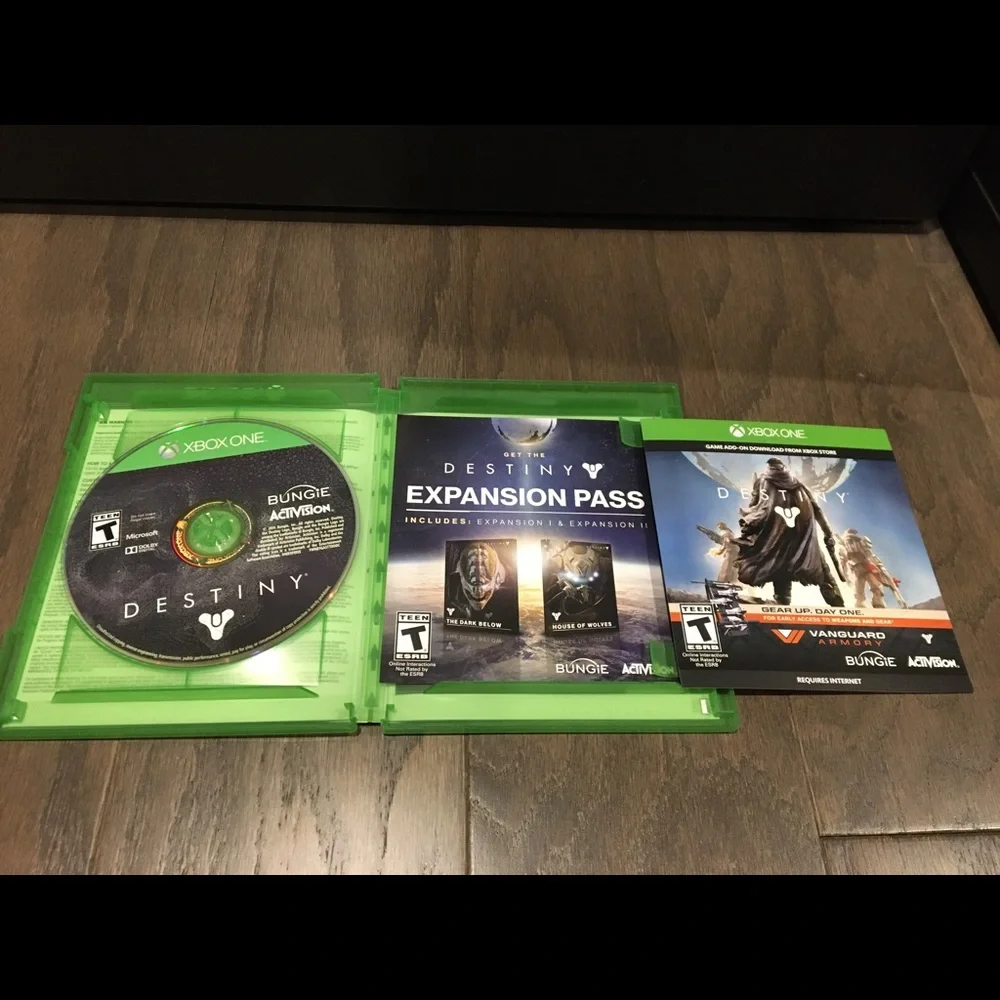 Destiny (Xbox One) - Game Disc, Case & Inserts (Plays on Xbox Series X)